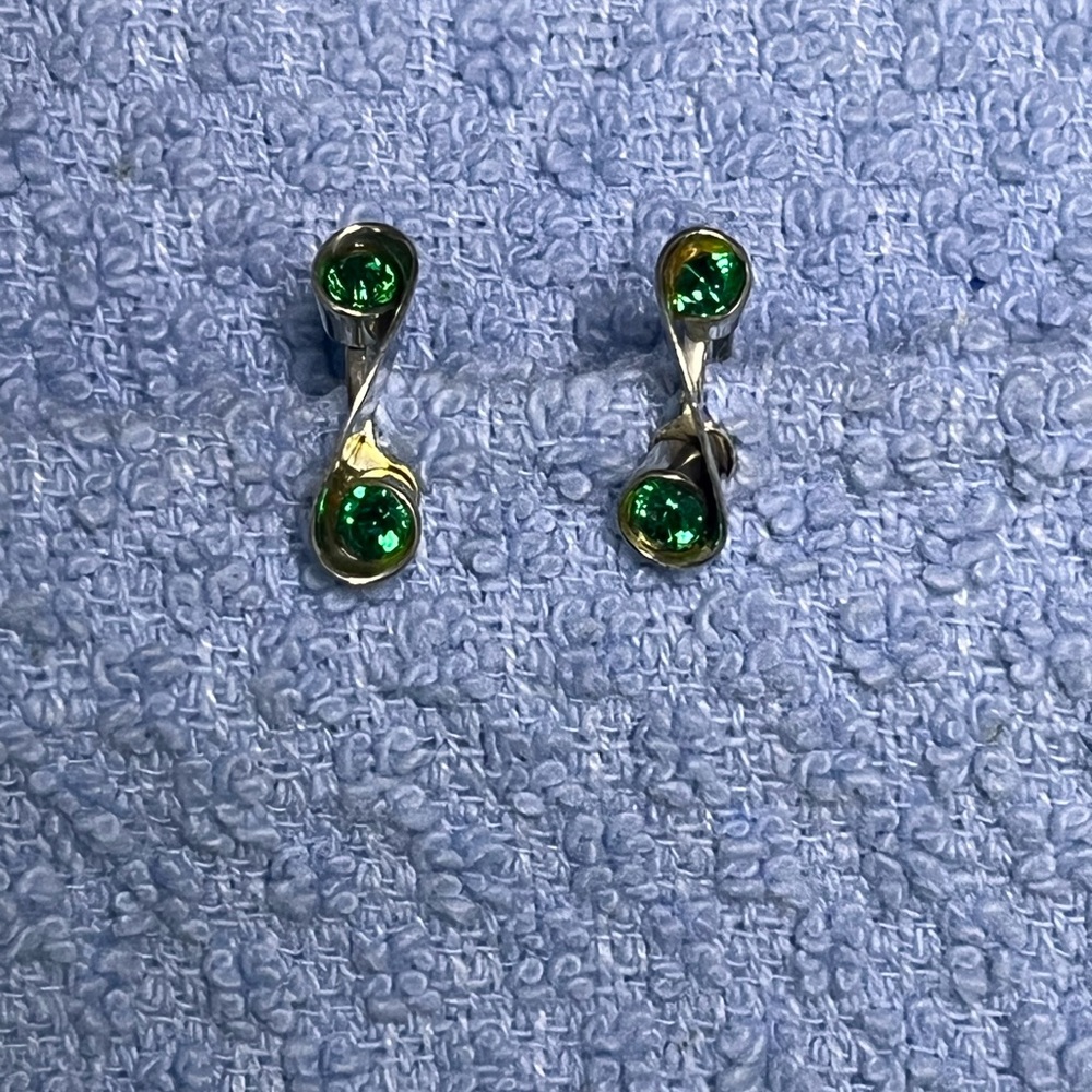 Vintage Sterling and‎ Emerald Green Screw Back Earrings